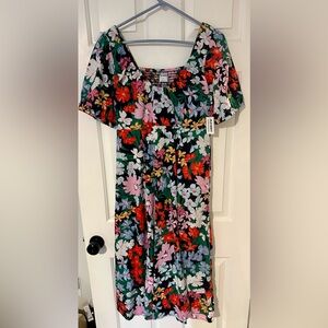 Old Navy Dress. Size M. Never worn. NWT.
